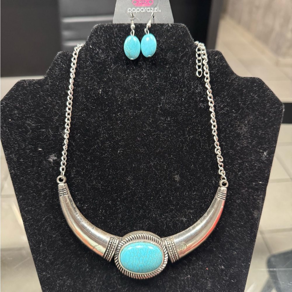 Paparazzi Silver and Turquoise Necklace Set